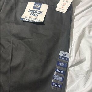 Dockers Signature Khaki Classic Fit Pants